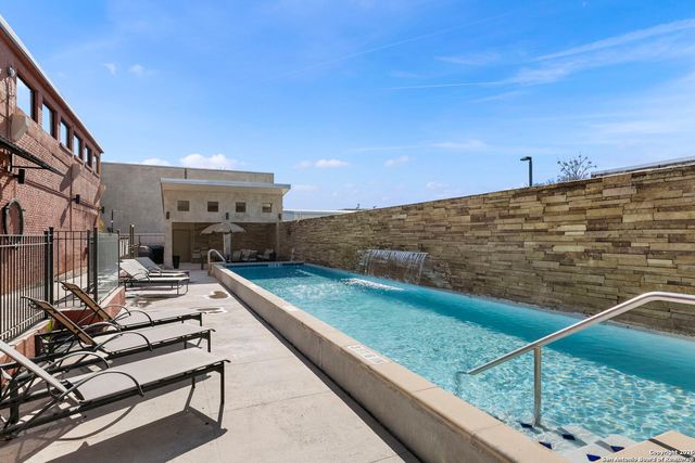 1401 S Flores St Apt 215, San Antonio, TX 78204