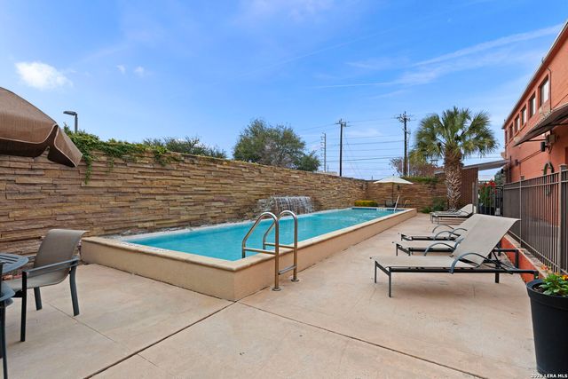 1401 S Flores St Apt 215, San Antonio, TX 78204