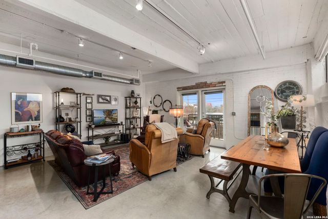 1401 S Flores St Apt 215, San Antonio, TX 78204