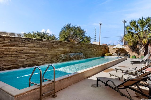 1401 S Flores St Apt 215, San Antonio, TX 78204