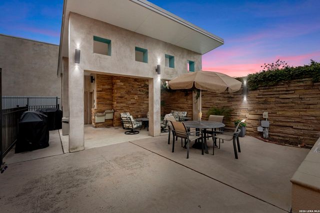 1401 S Flores St Apt 215, San Antonio, TX 78204