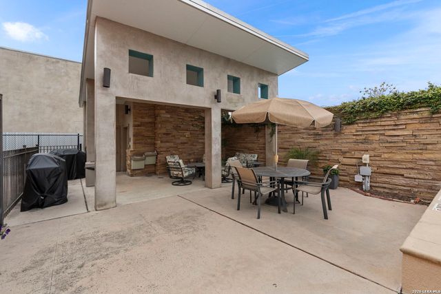 1401 S Flores St Apt 215, San Antonio, TX 78204