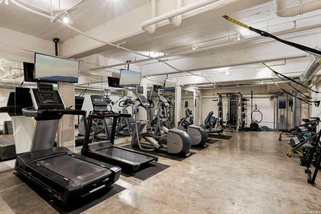 1401 S Flores St Apt 215, San Antonio, TX 78204