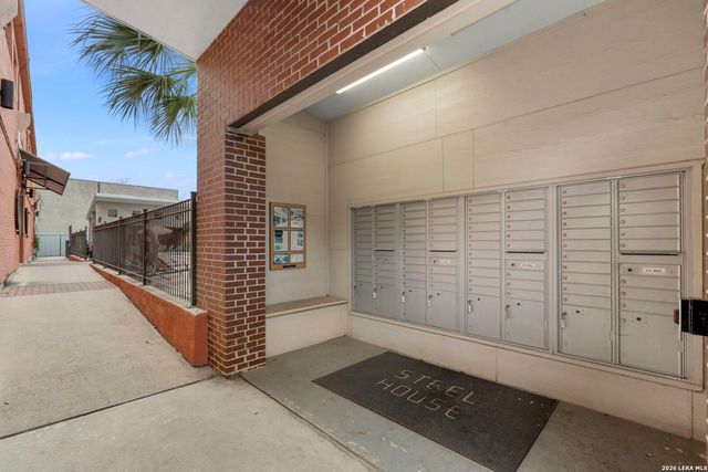 1401 S Flores St Apt 215, San Antonio, TX 78204