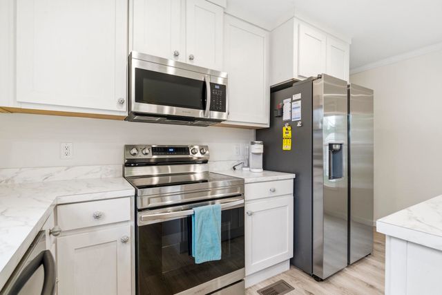 23 Crooked Island Circle, Murrells Inlet, SC 29576