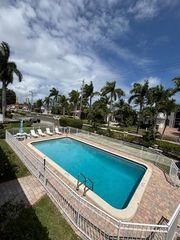 500 Layne Blvd 20, Hallandale Beach, FL 33009