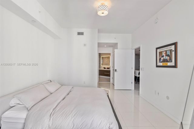851 NE 1st Avenue 3707, Miami, FL 33132