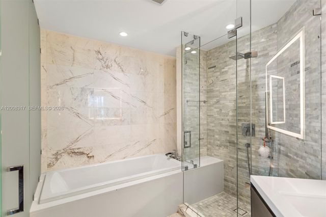 851 NE 1st Avenue 3707, Miami, FL 33132