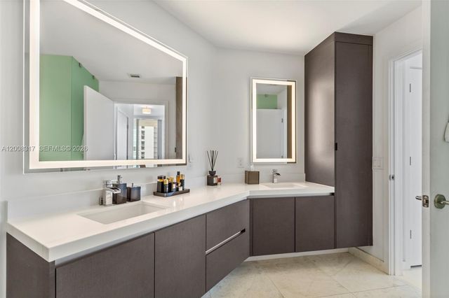 851 NE 1st Avenue 3707, Miami, FL 33132