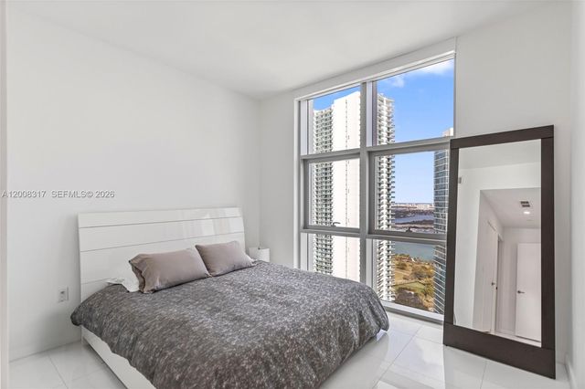 851 NE 1st Avenue 3707, Miami, FL 33132