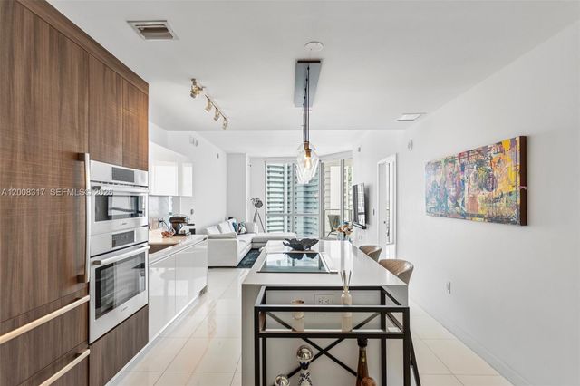 851 NE 1st Avenue 3707, Miami, FL 33132