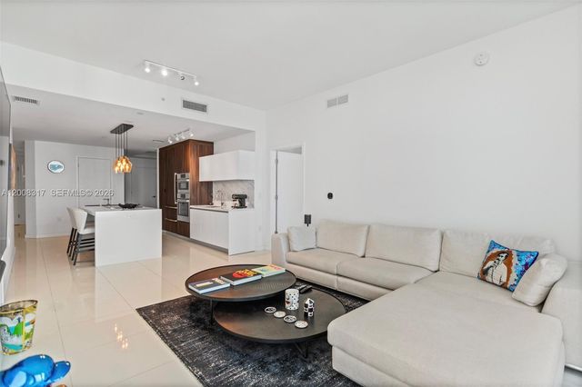 851 NE 1st Avenue 3707, Miami, FL 33132