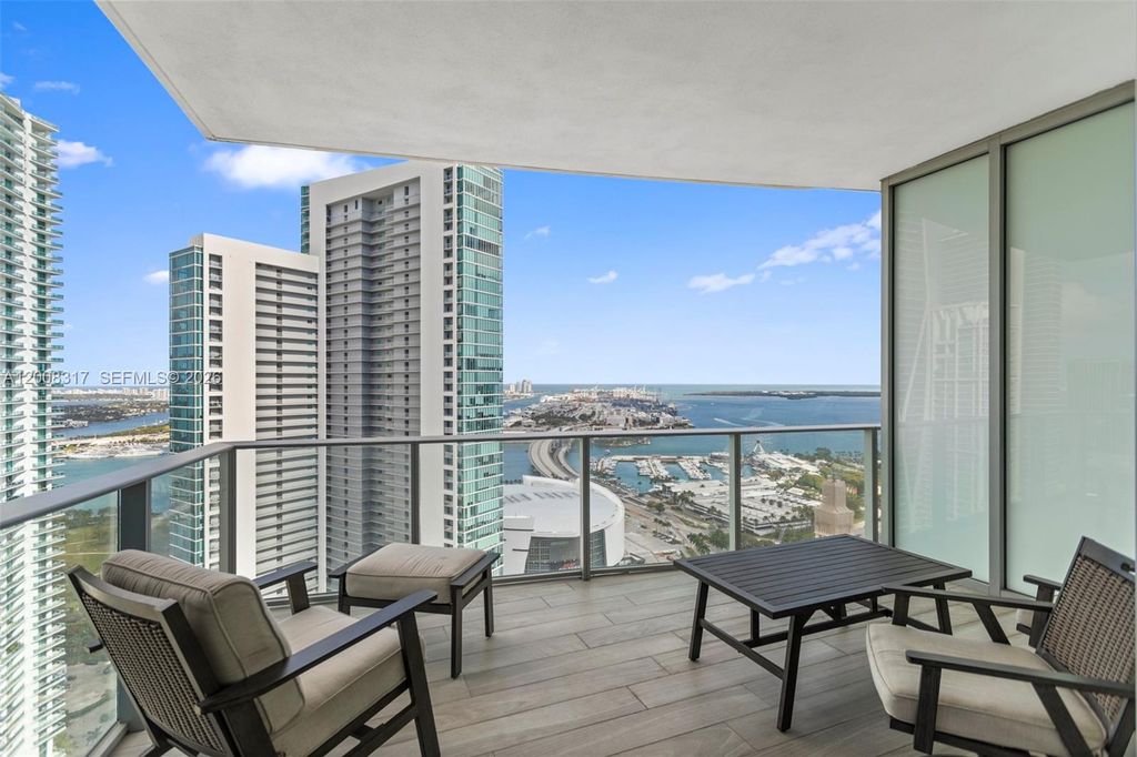 851 NE 1st Avenue 3707, Miami, FL 33132