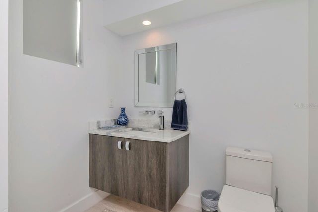 2810 W BARCELONA STREET, Tampa, FL 33629