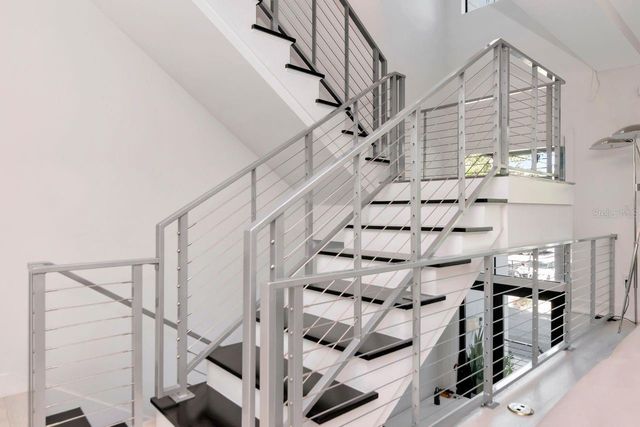 2810 W BARCELONA STREET, Tampa, FL 33629