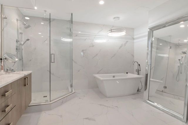 2810 W BARCELONA STREET, Tampa, FL 33629