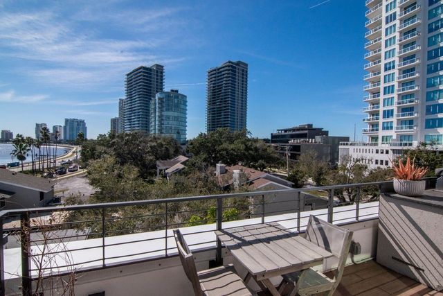 2810 W BARCELONA STREET, Tampa, FL 33629