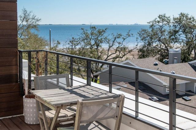 2810 W BARCELONA STREET, Tampa, FL 33629