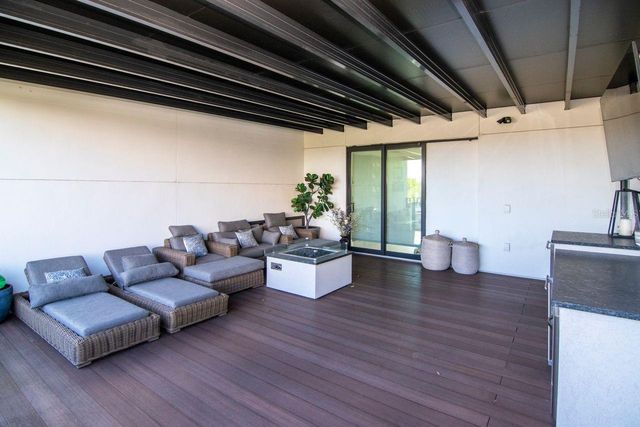 2810 W BARCELONA STREET, Tampa, FL 33629