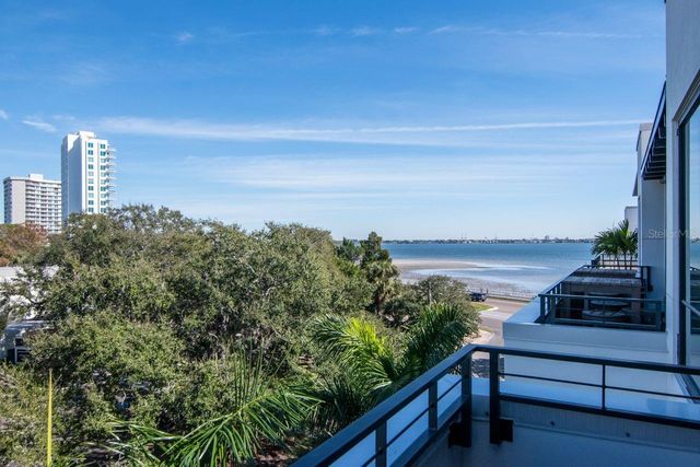 2810 W BARCELONA STREET, Tampa, FL 33629