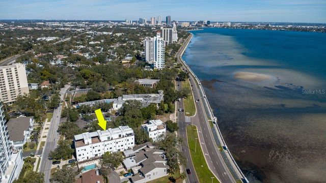 2810 W BARCELONA STREET, Tampa, FL 33629