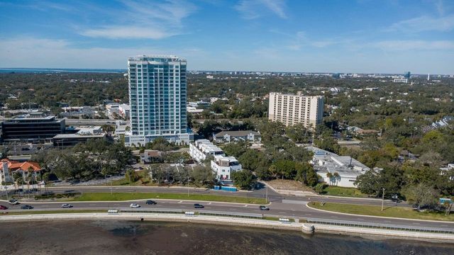 2810 W BARCELONA STREET, Tampa, FL 33629