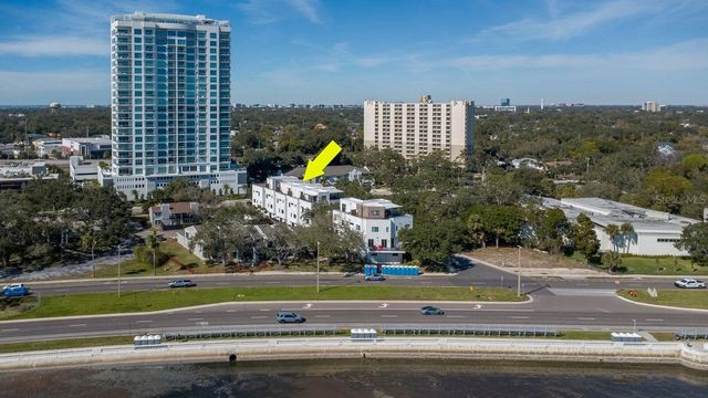 2810 W BARCELONA STREET, Tampa, FL 33629