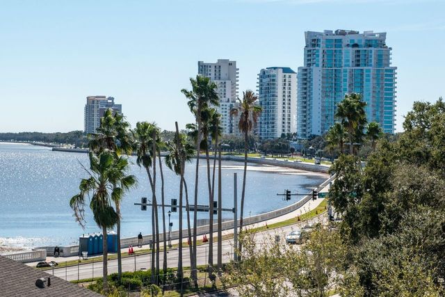 2810 W BARCELONA STREET, Tampa, FL 33629