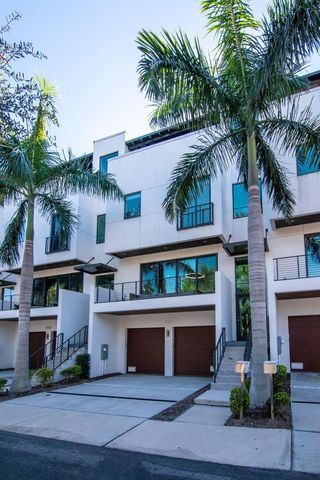 2810 W BARCELONA STREET, Tampa, FL 33629