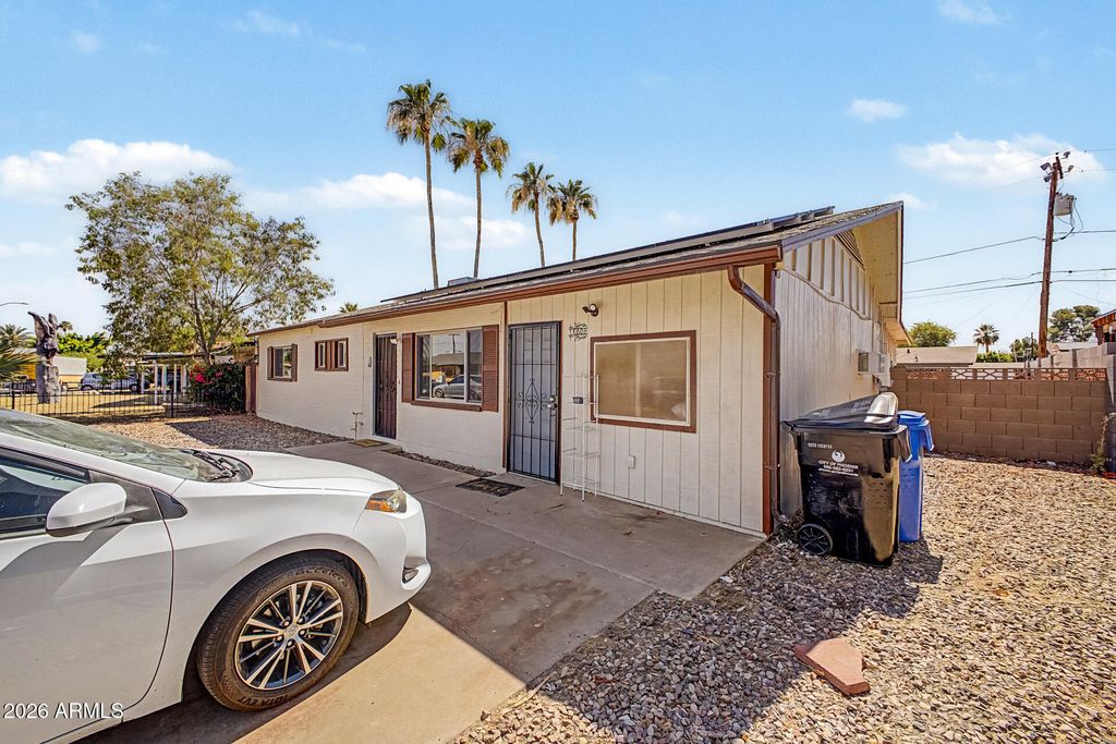 11608 N 20TH Drive, Phoenix, AZ 85029 — photo 2
