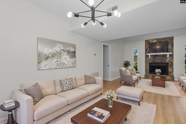 1 Pioneers Point Court, Irmo, SC 29063