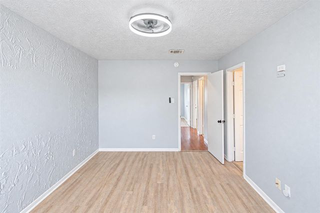 12027 Huntington Park Drive, Houston, TX 77099