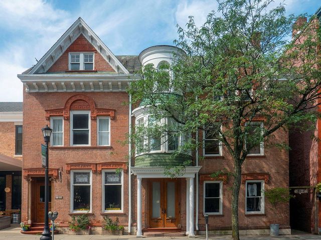 447 Warren Street, Hudson, NY 12534
