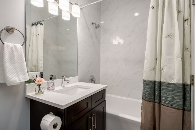 3340 N LAWNDALE Avenue 1S, Chicago, IL 60618