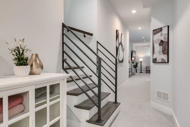 3340 N LAWNDALE Avenue 1S, Chicago, IL 60618