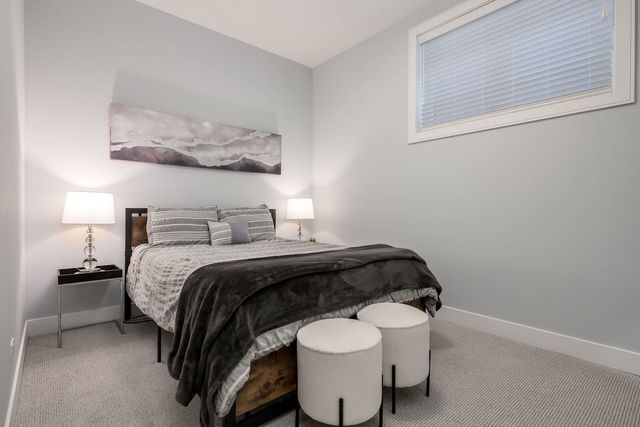 3340 N LAWNDALE Avenue 1S, Chicago, IL 60618