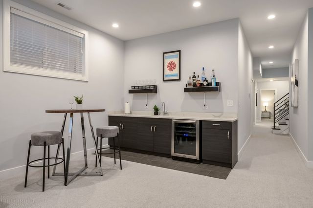 3340 N LAWNDALE Avenue 1S, Chicago, IL 60618