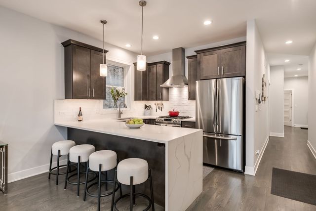 3340 N LAWNDALE Avenue 1S, Chicago, IL 60618