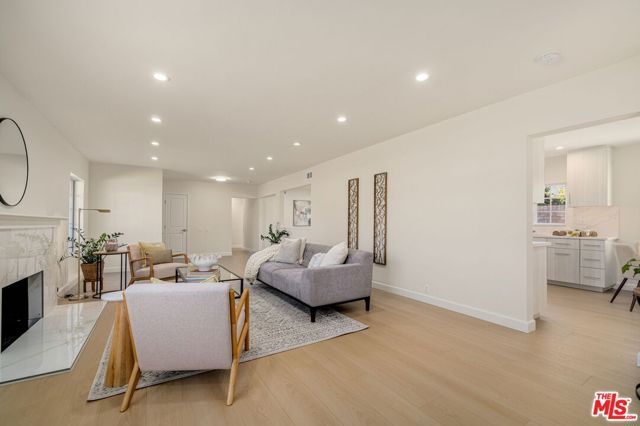 91 W Gainsborough Road, Thousand Oaks, CA 91360