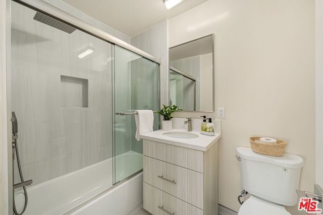 91 W Gainsborough Road, Thousand Oaks, CA 91360