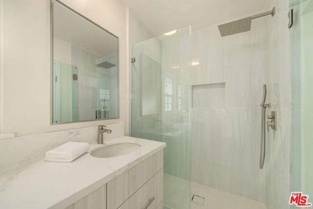 91 W Gainsborough Road, Thousand Oaks, CA 91360