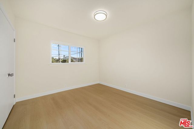 91 W Gainsborough Road, Thousand Oaks, CA 91360