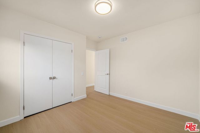 91 W Gainsborough Road, Thousand Oaks, CA 91360