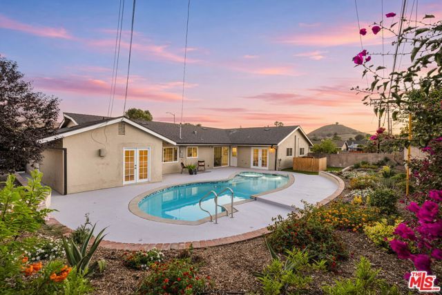 91 W Gainsborough Road, Thousand Oaks, CA 91360