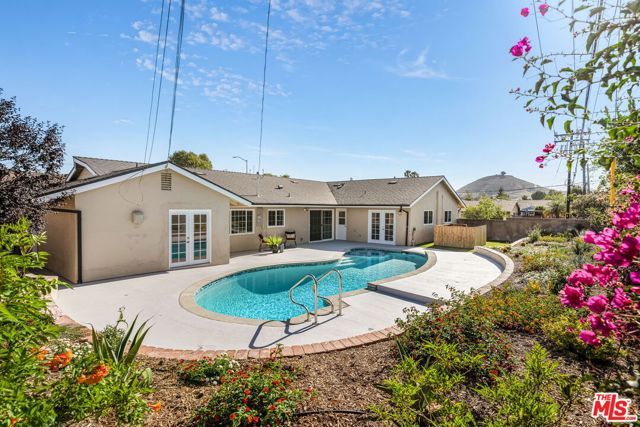91 W Gainsborough Road, Thousand Oaks, CA 91360
