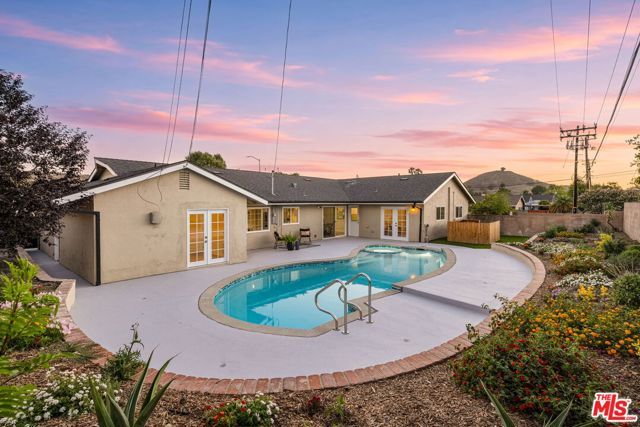 91 W Gainsborough Road, Thousand Oaks, CA 91360