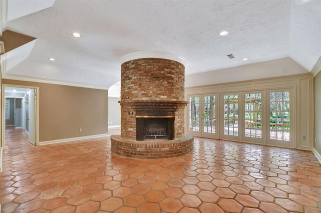 16002 Koenig Lane, Conroe, TX 77384