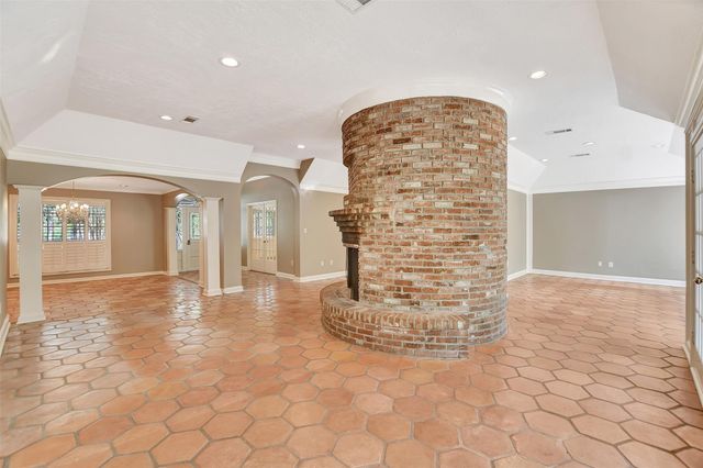 16002 Koenig Lane, Conroe, TX 77384