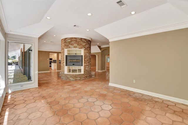 16002 Koenig Lane, Conroe, TX 77384