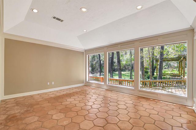 16002 Koenig Lane, Conroe, TX 77384